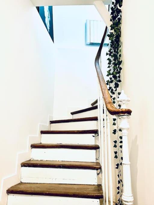 Unique Loft Apartment Located 15 Minutes From The Champs Elysees Saint-Ouen  Dış mekan fotoğraf